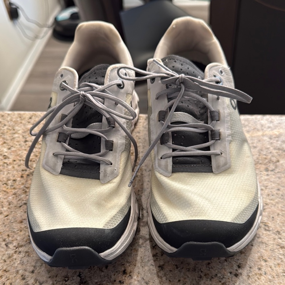 On Running Womens Athletic Shoes - White and Black